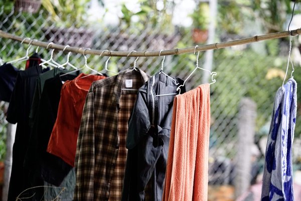 Meilleur étendoir à linge en bois : les principaux facteurs de choix à retenir