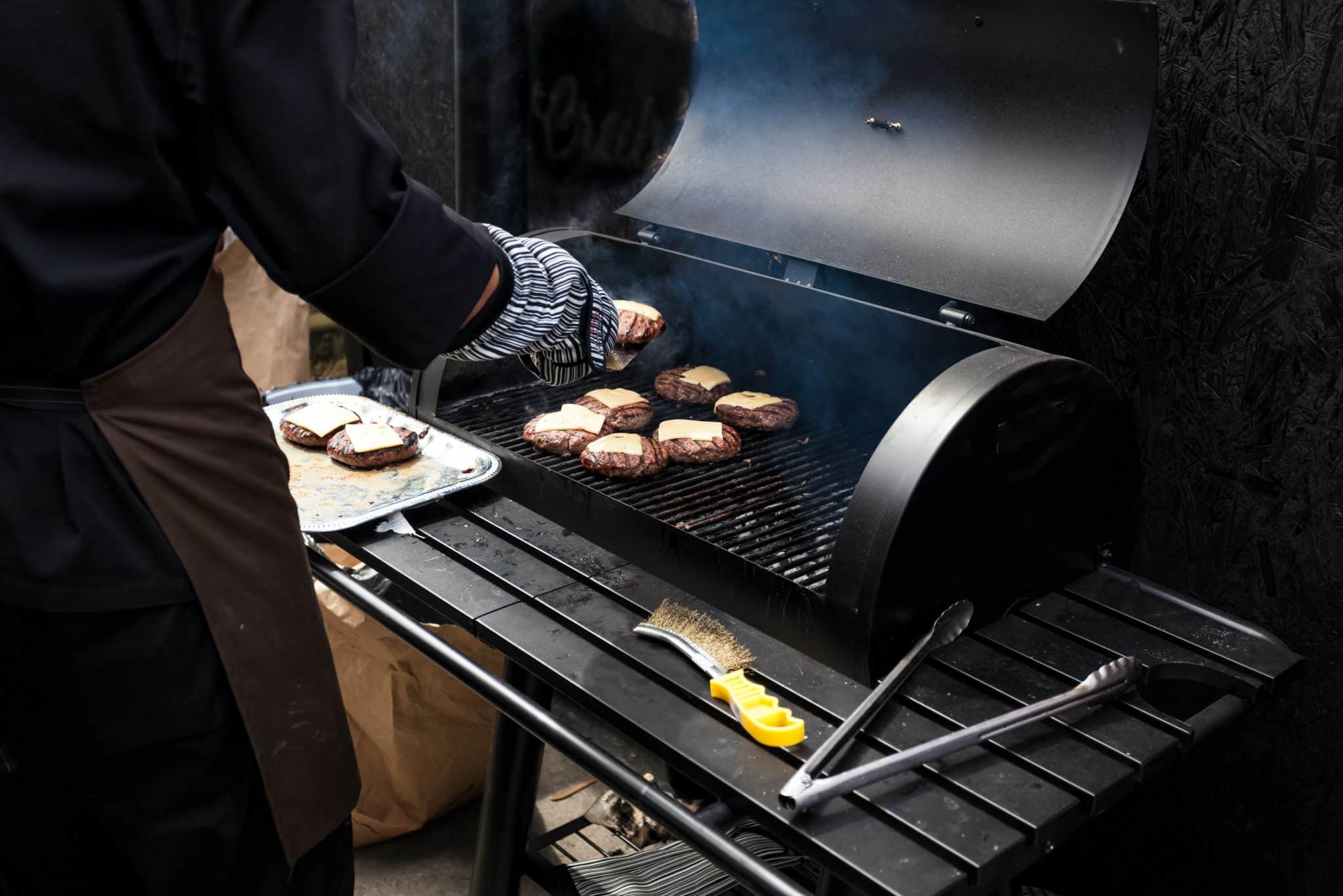 Les astuces pour réussir ses grillades en toute saison grâce au meilleur matériel